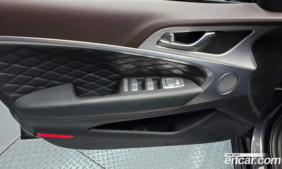 Genesis G70 2018 2.0 автомат (гидро), фото 14 Genesis G70 2018 2.0 автомат (гидро), фото 14
