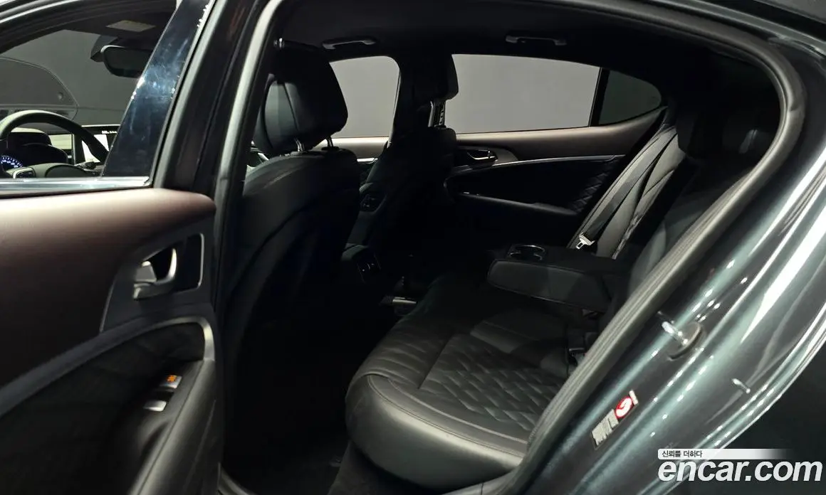 Genesis G70 2018 2.0 автомат (гидро), фото 18 Genesis G70 2018 2.0 автомат (гидро), фото 18