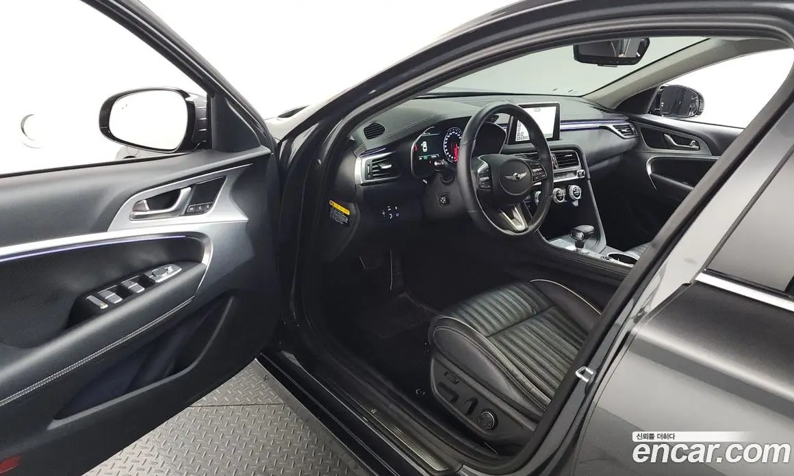 Genesis G70 2019 2.0 автомат (гидро), фото 10 Genesis G70 2019 2.0 автомат (гидро), фото 10