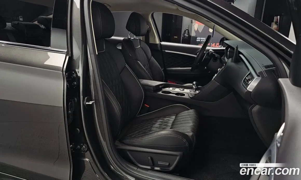 Genesis G70 2022 2.0 автомат (гидро), фото 17 Genesis G70 2022 2.0 автомат (гидро), фото 17