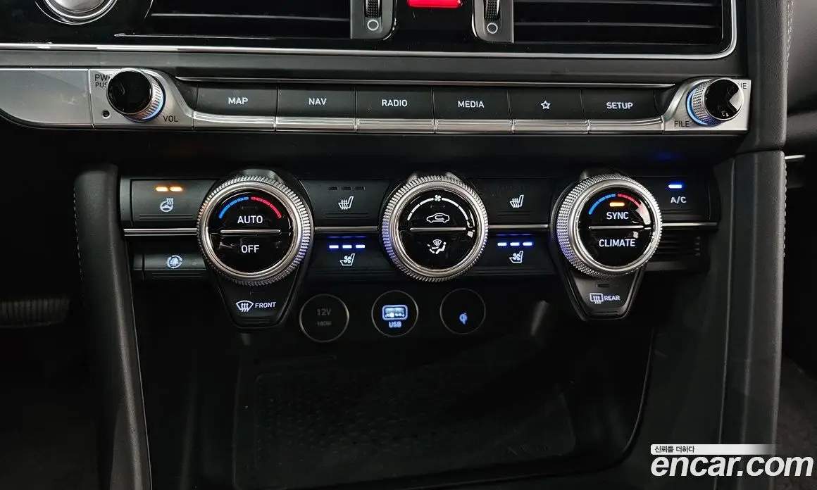 Genesis G70 2022 2.0 автомат (гидро), фото 28 Genesis G70 2022 2.0 автомат (гидро), фото 28