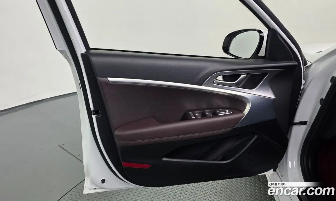 Genesis G70 2022 2.0 автомат (гидро), фото 14