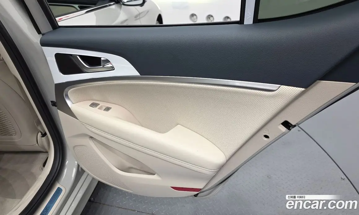 Genesis G70 2025 2.5 автомат (гидро), фото 15 Genesis G70 2025 2.5 автомат (гидро), фото 15