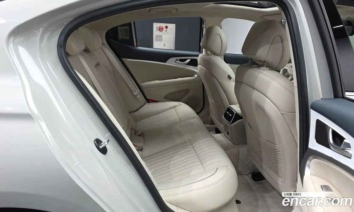 Genesis G70 2025 2.5 автомат (гидро), фото 18 Genesis G70 2025 2.5 автомат (гидро), фото 18