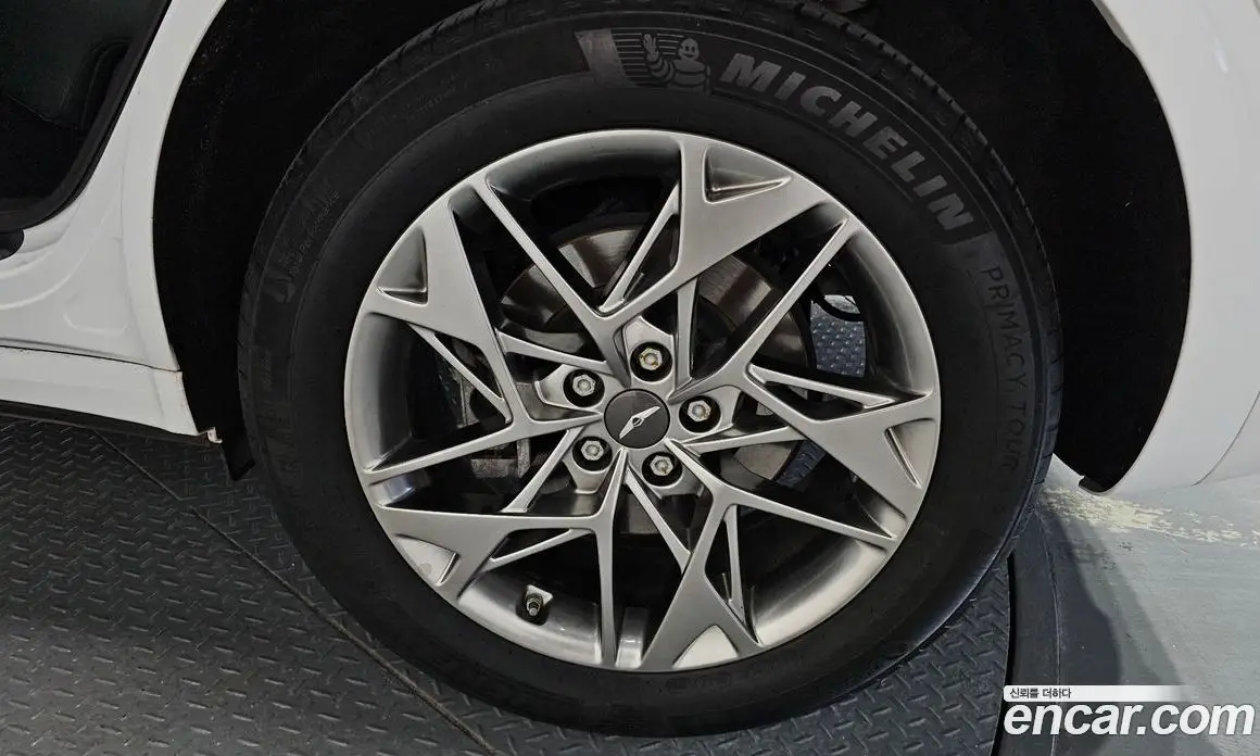 Genesis GV70 2021 2.5 автомат (гидро), фото 5 Genesis GV70 2021 2.5 автомат (гидро), фото 5