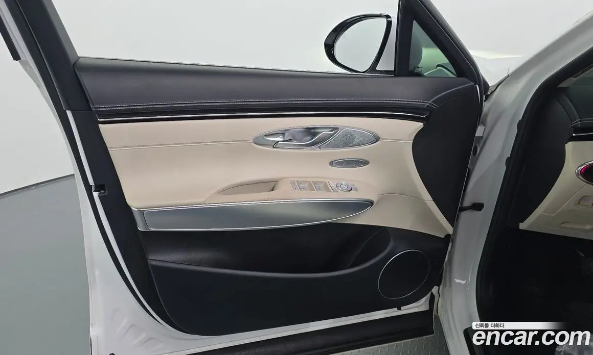 Genesis GV70 2021 2.5 автомат (гидро), фото 14 Genesis GV70 2021 2.5 автомат (гидро), фото 14