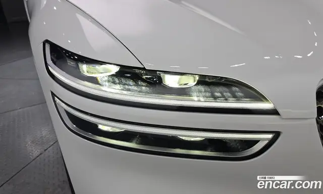 Genesis GV70 2021 2.5 автомат (гидро), миниатюра 8 Genesis GV70 2021 2.5 автомат (гидро), миниатюра 8