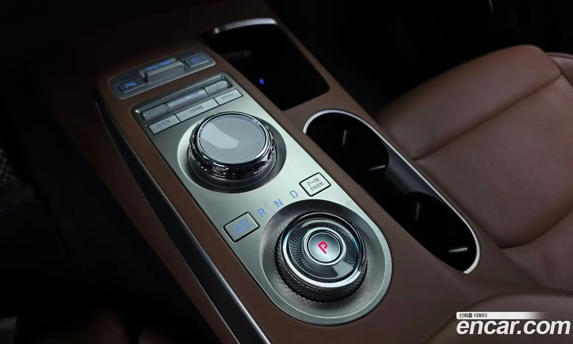 Genesis GV70 2022 2.5 автомат (гидро), фото 12 Genesis GV70 2022 2.5 автомат (гидро), фото 12