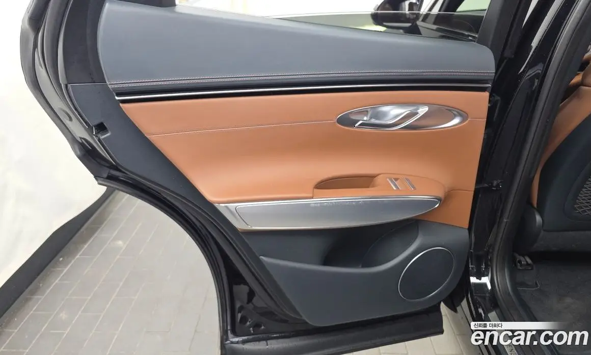 Genesis GV70 2022 2.5 автомат (гидро), фото 15 Genesis GV70 2022 2.5 автомат (гидро), фото 15
