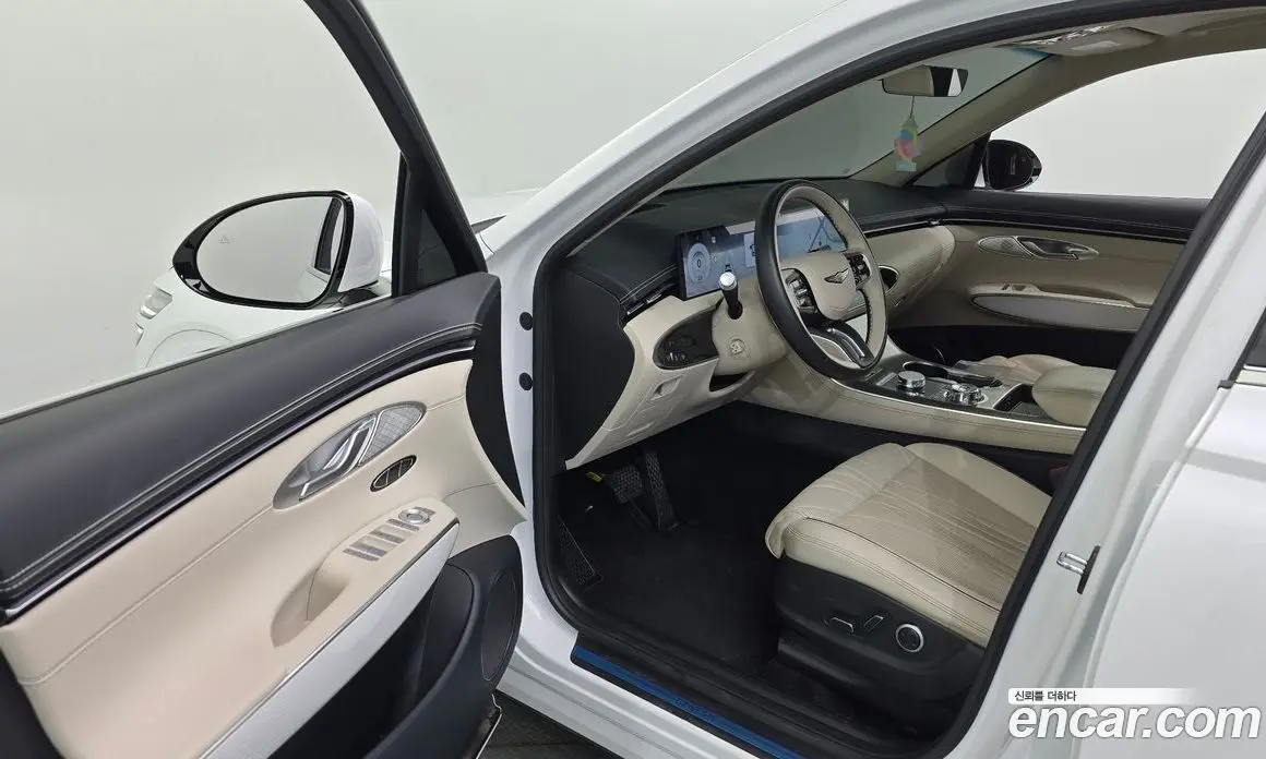 Genesis GV70 2024 2.5 автомат (гидро), фото 13 Genesis GV70 2024 2.5 автомат (гидро), фото 13