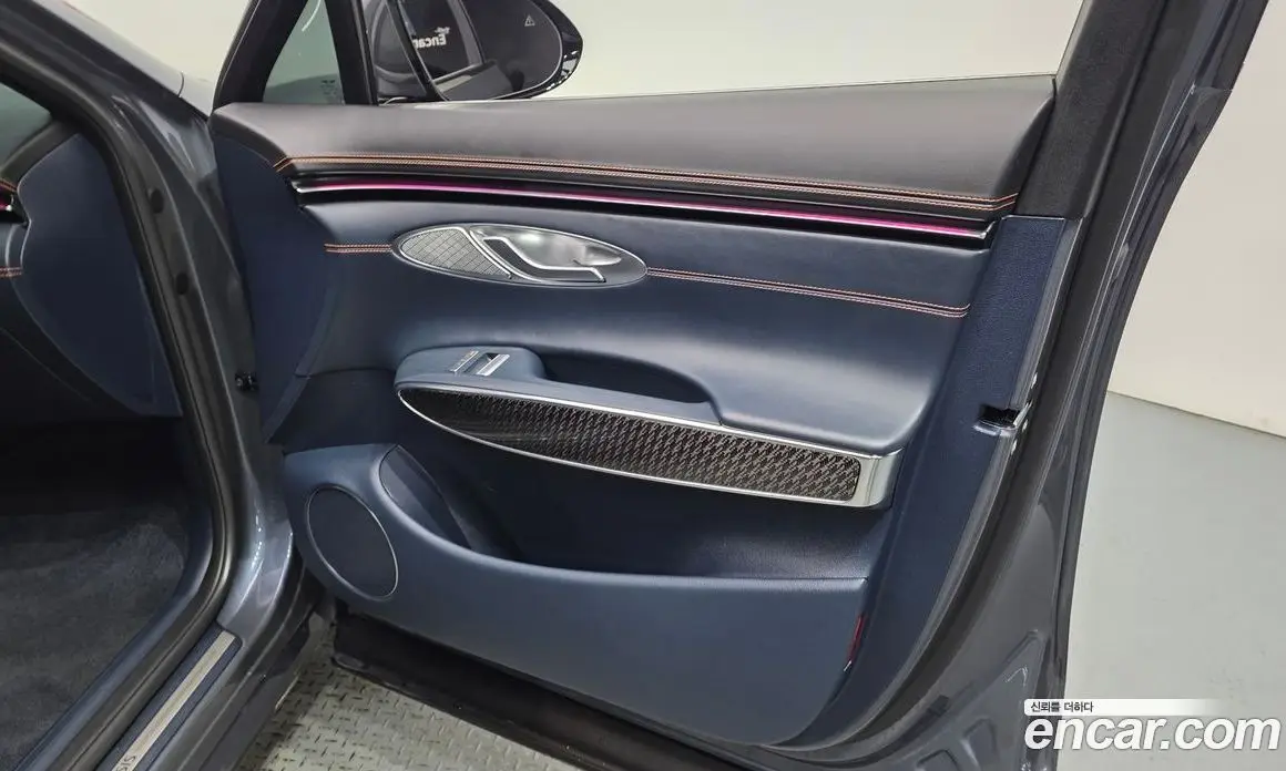 Genesis GV70 2024 2.5 автомат (гидро), фото 14 Genesis GV70 2024 2.5 автомат (гидро), фото 14