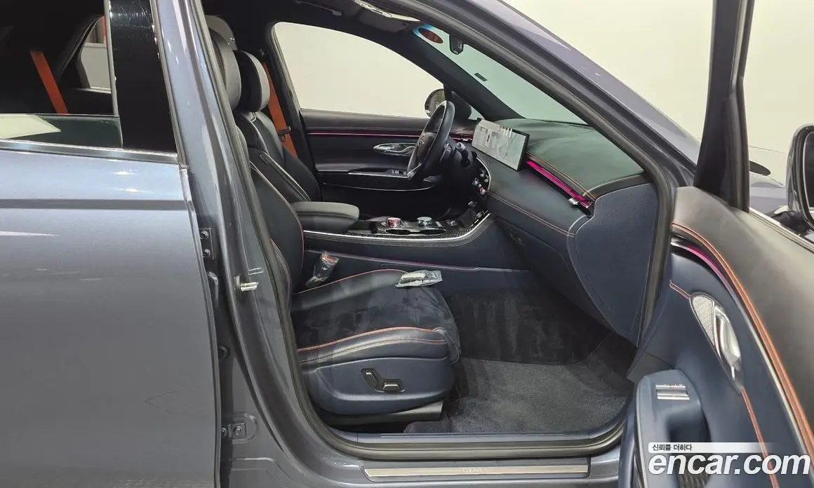 Genesis GV70 2024 2.5 автомат (гидро), фото 16 Genesis GV70 2024 2.5 автомат (гидро), фото 16