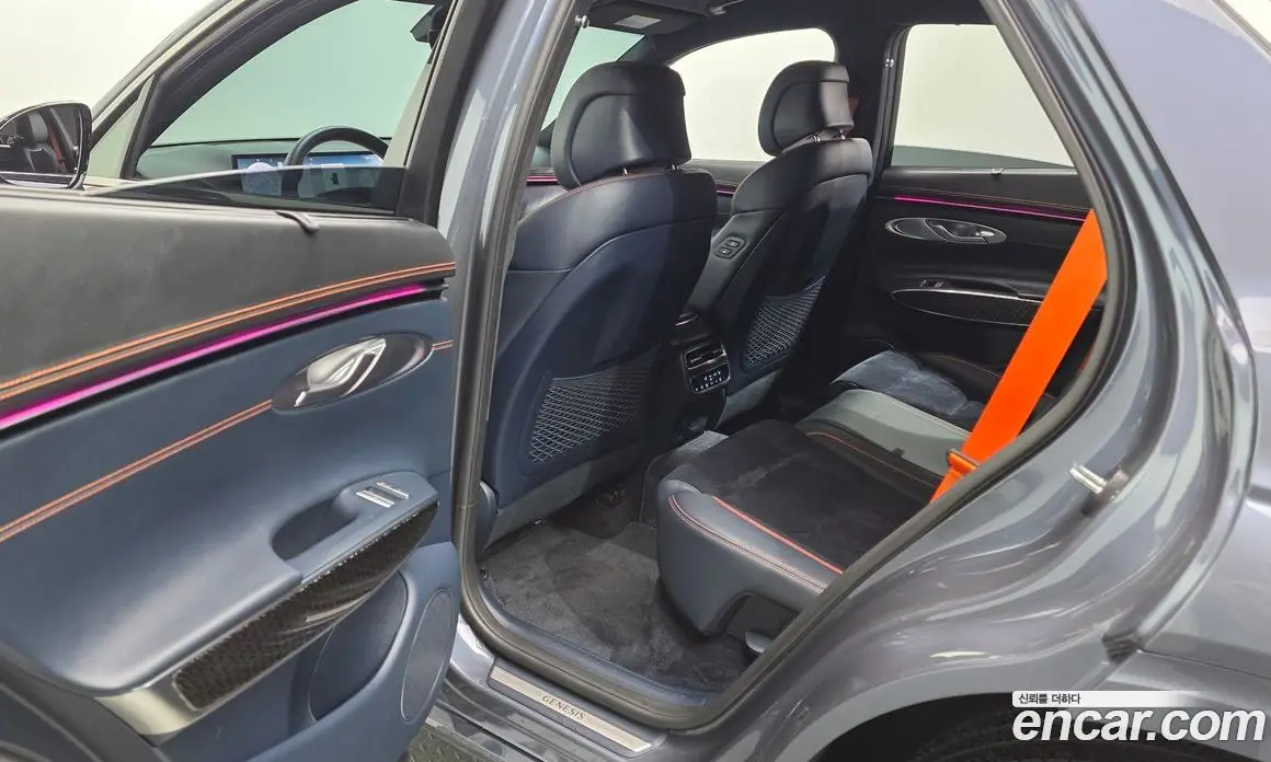 Genesis GV70 2024 2.5 автомат (гидро), фото 18 Genesis GV70 2024 2.5 автомат (гидро), фото 18