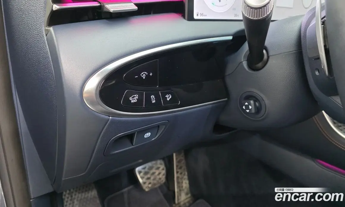 Genesis GV70 2024 2.5 автомат (гидро), фото 25 Genesis GV70 2024 2.5 автомат (гидро), фото 25