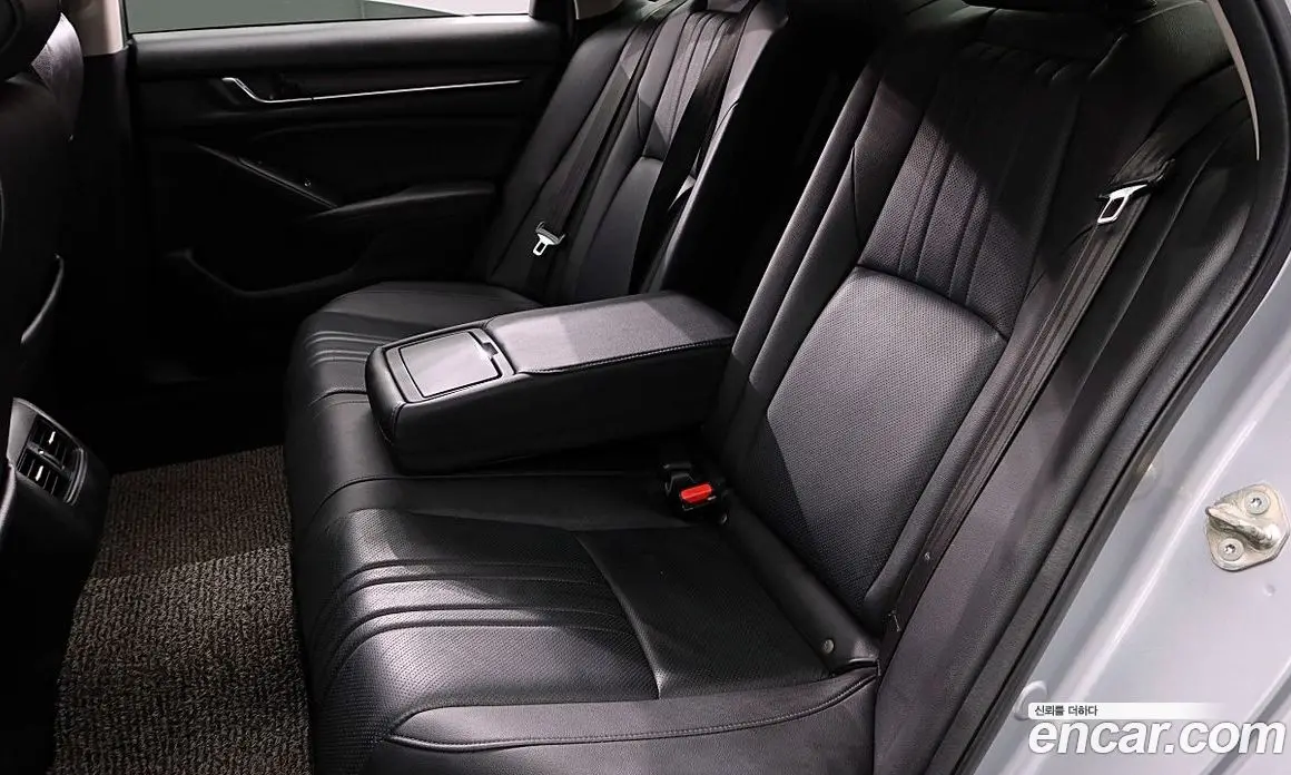 Honda Accord 2019 2.0 автомат (гидро), фото 12