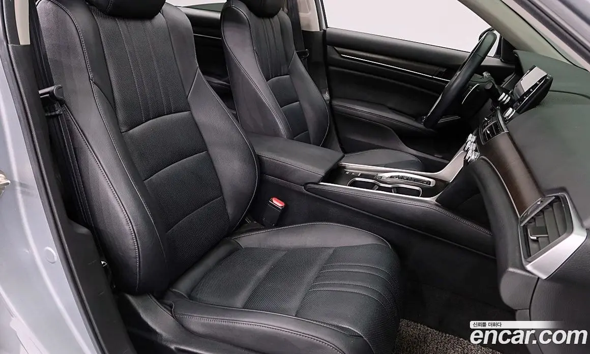 Honda Accord 2019 2.0 автомат (гидро), фото 13