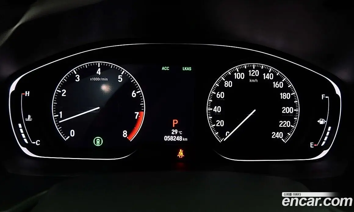 Honda Accord 2019 2.0 автомат (гидро), фото 15