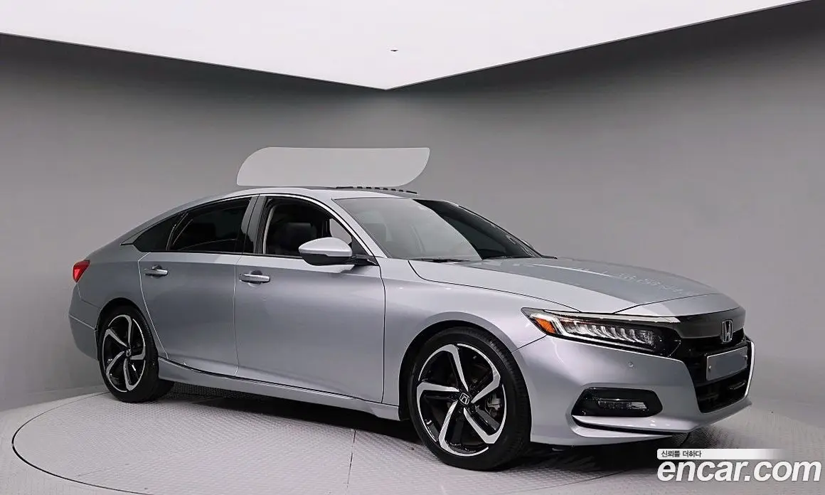 Honda Accord 2019 2.0 автомат (гидро), фото 3