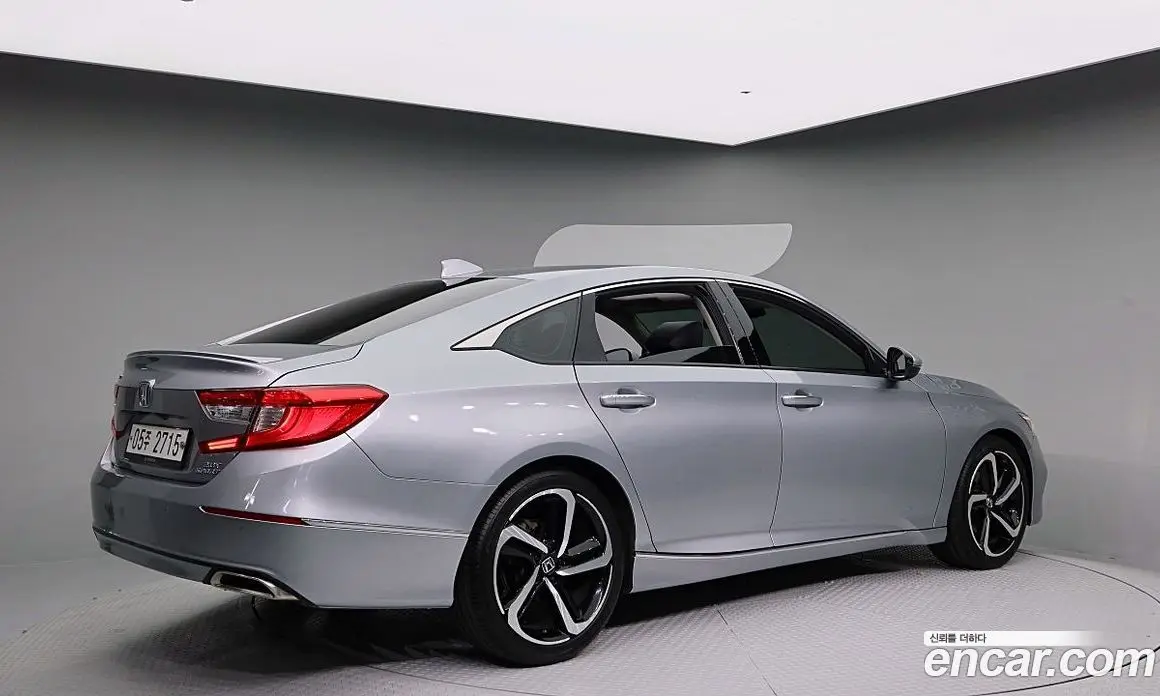 Honda Accord 2019 2.0 автомат (гидро), фото 4
