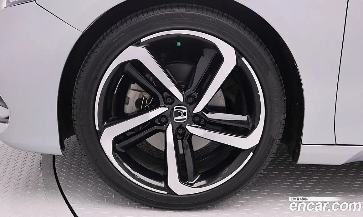 Honda Accord 2019 2.0 автомат (гидро), фото 5