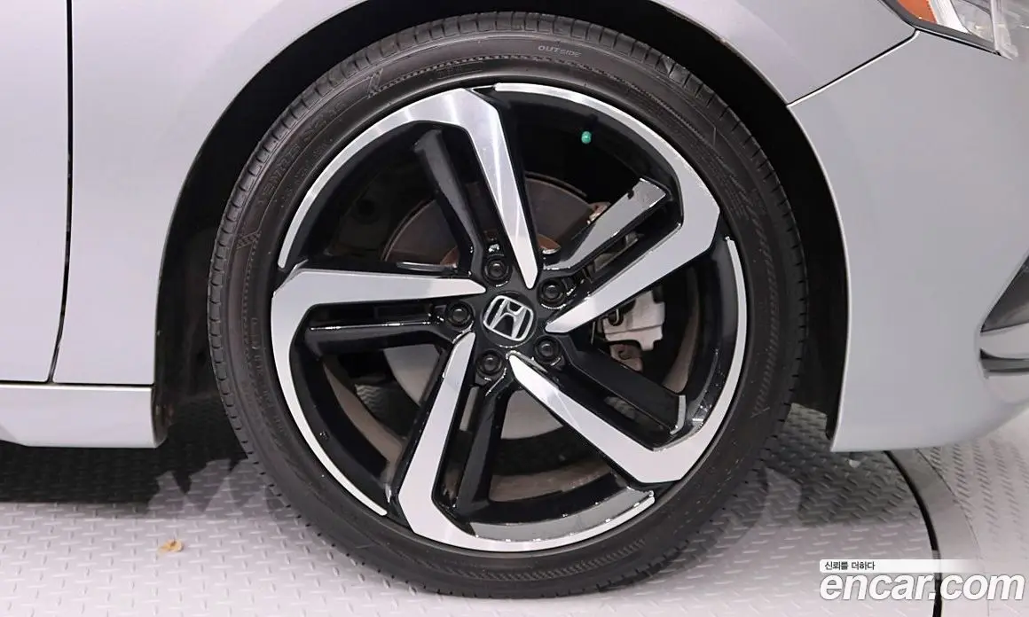 Honda Accord 2019 2.0 автомат (гидро), фото 7