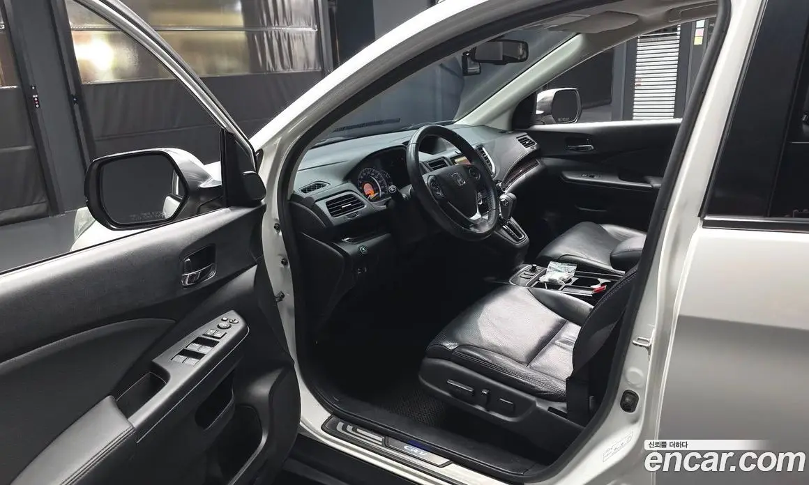 Honda CR-V 2016 2.4 автомат (гидро), фото 10 Honda CR-V 2016 2.4 автомат (гидро), фото 10