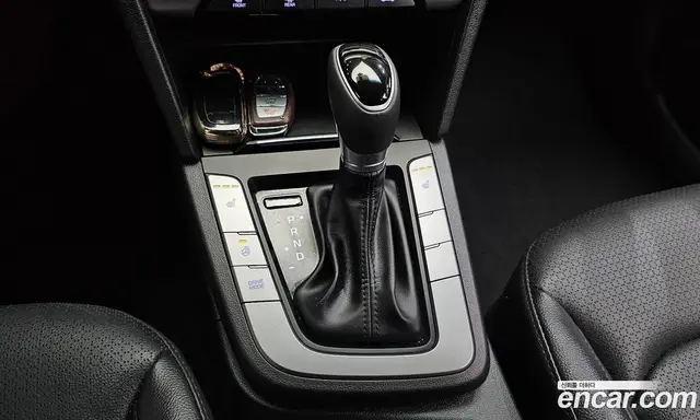 Hyundai Avante 2016 1.6 автомат (гидро), миниатюра 12