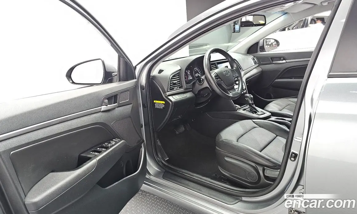 Hyundai Avante 2016 1.6 автомат (гидро), фото 13