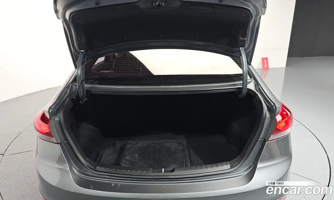 Hyundai Avante 2016 1.6 автомат (гидро), фото 28