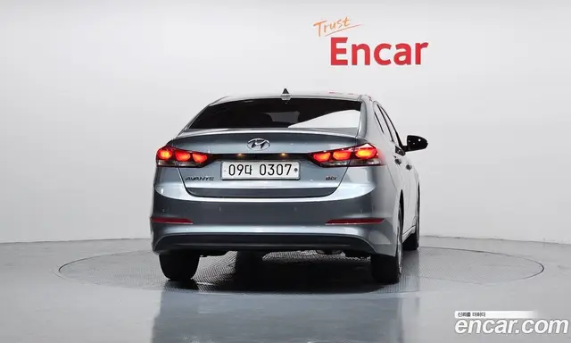 Hyundai Avante 2016 1.6 автомат (гидро), миниатюра 4