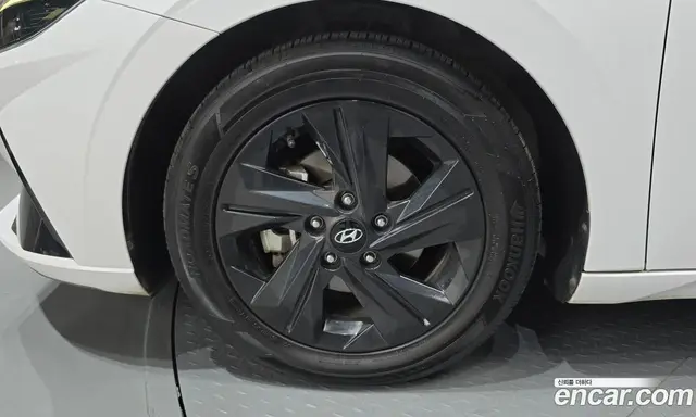 Hyundai Avante 2023 1.6 автомат (гидро), миниатюра 5