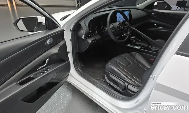 Hyundai Avante 2023 1.6 автомат (гидро), миниатюра 10