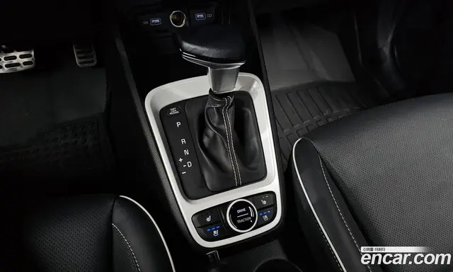 Hyundai Venue 2021 1.6 автомат (гидро), миниатюра 12