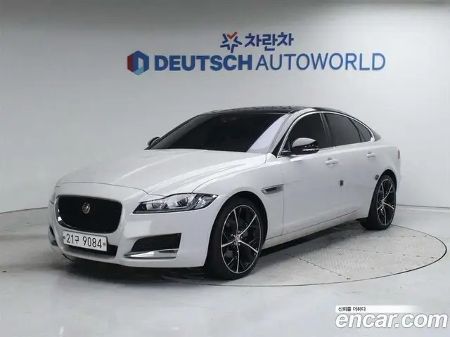 Jaguar XF 2017 2.0 автомат (гидро), миниатюра 1 Jaguar XF 2017 2.0 автомат (гидро), миниатюра 1
