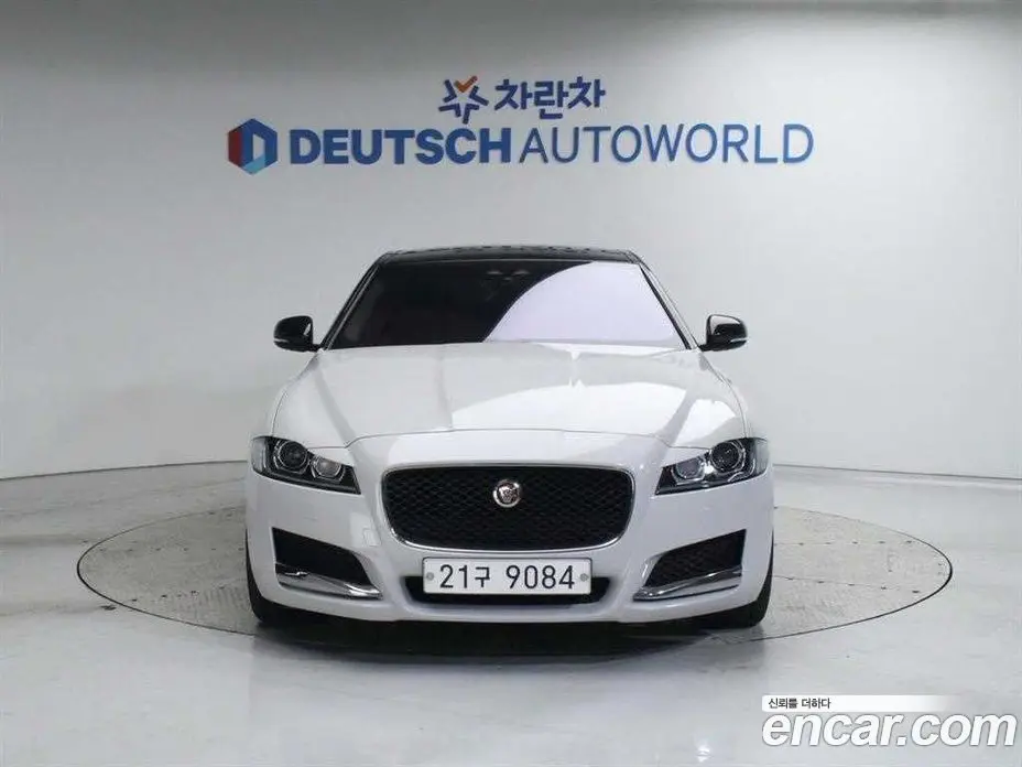 Jaguar XF 2017 2.0 автомат (гидро), фото 3 Jaguar XF 2017 2.0 автомат (гидро), фото 3