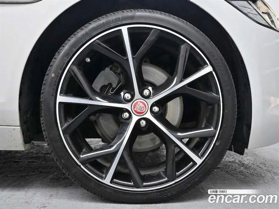 Jaguar XF 2017 2.0 автомат (гидро), фото 5 Jaguar XF 2017 2.0 автомат (гидро), фото 5
