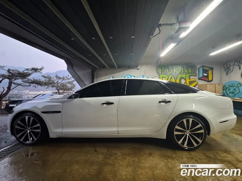 Jaguar XJ 2019 3.0 автомат (гидро), фото 5 Jaguar XJ 2019 3.0 автомат (гидро), фото 5