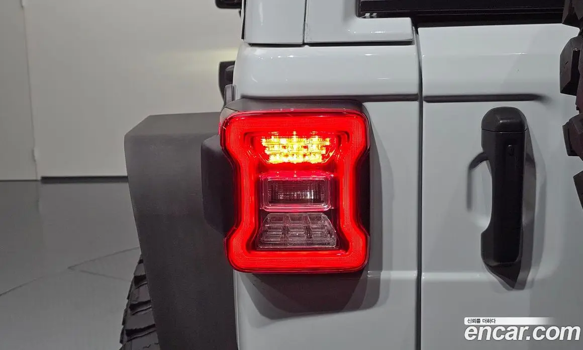 Jeep Wrangler 2020 2.0 автомат (гидро), фото 9