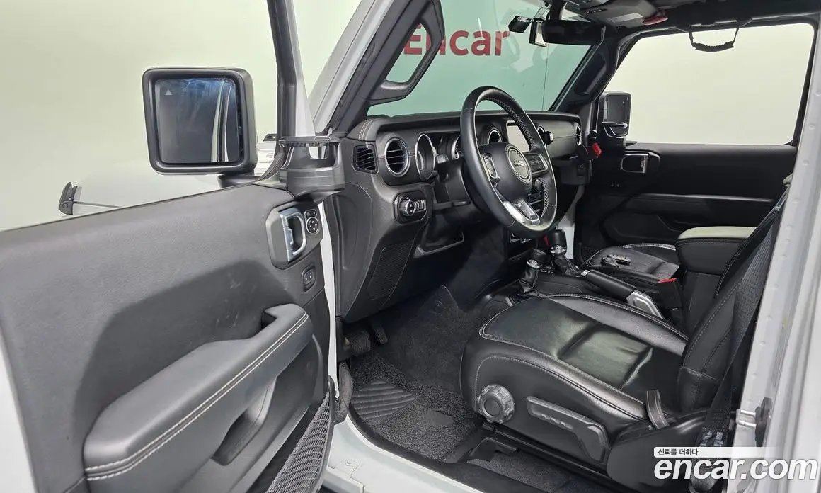 Jeep Wrangler 2021 2.0 автомат (гидро), фото 13 Jeep Wrangler 2021 2.0 автомат (гидро), фото 13