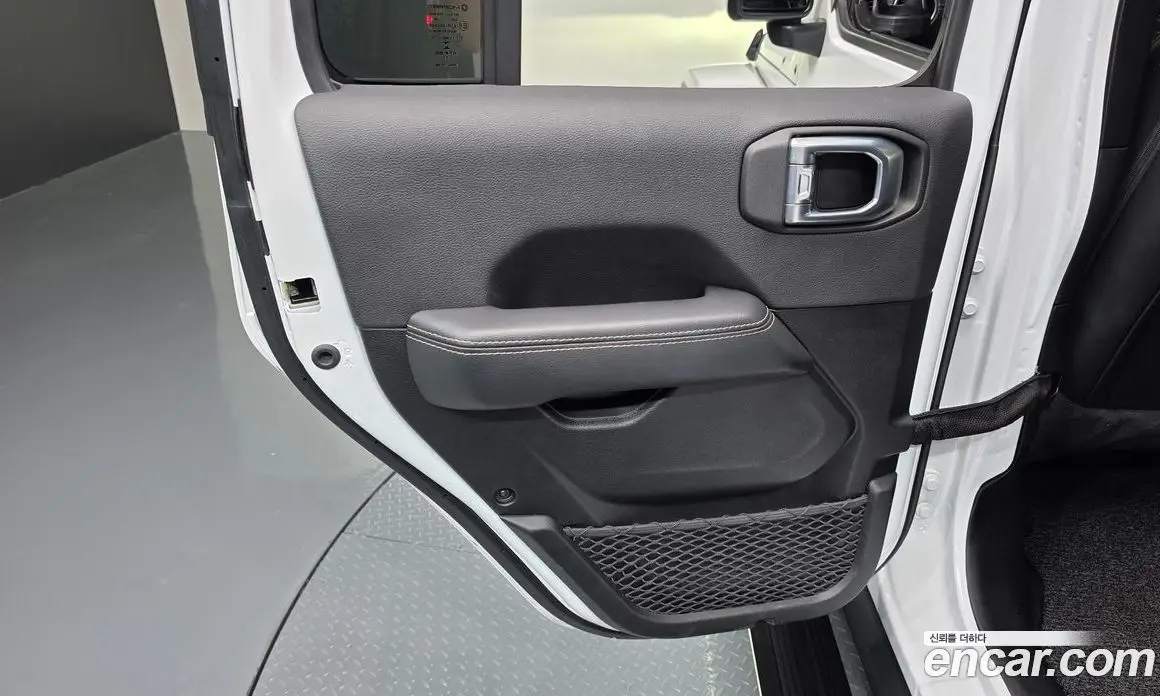 Jeep Wrangler 2021 2.0 автомат (гидро), фото 15 Jeep Wrangler 2021 2.0 автомат (гидро), фото 15