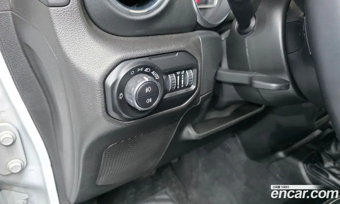 Jeep Wrangler 2021 2.0 автомат (гидро), фото 25 Jeep Wrangler 2021 2.0 автомат (гидро), фото 25