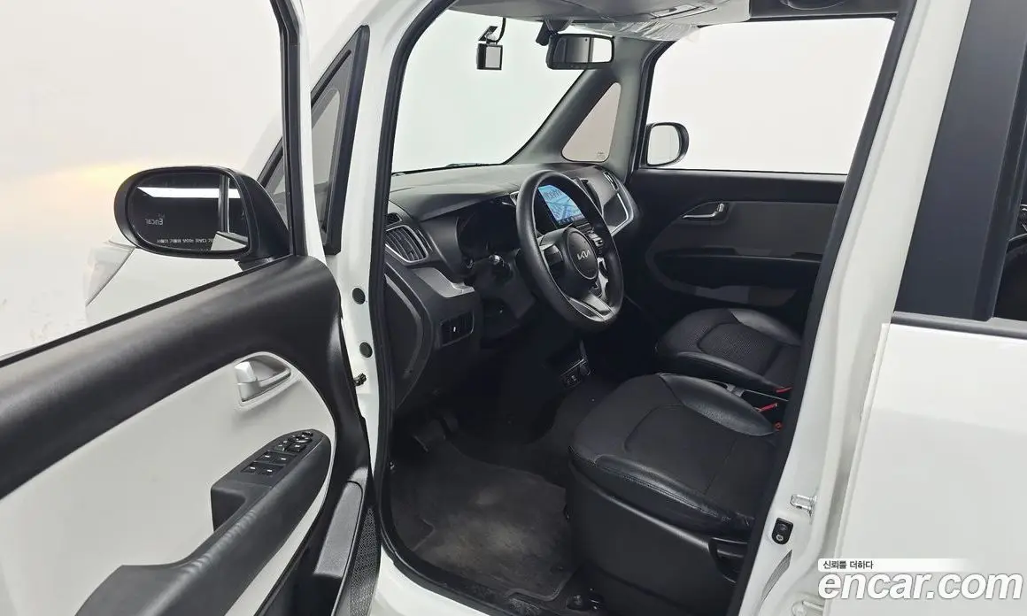 Kia Ray 2022 1.0 автомат (гидро), фото 13