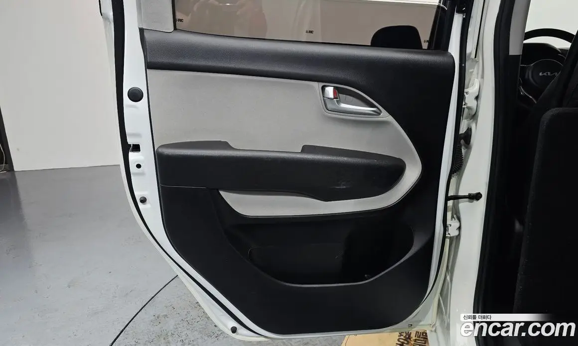 Kia Ray 2022 1.0 автомат (гидро), фото 15