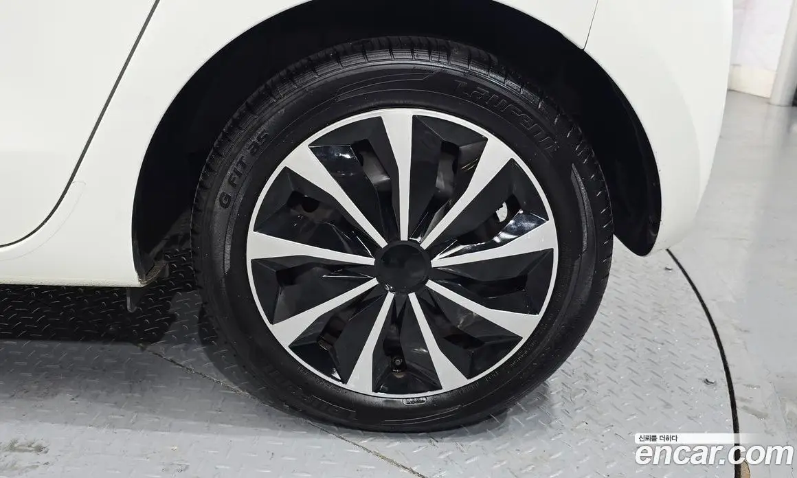 Kia Ray 2022 1.0 автомат (гидро), фото 7