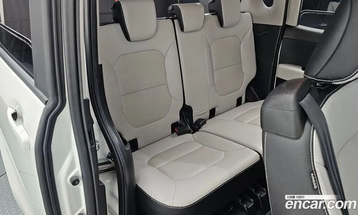 Kia Ray 2023 1.0 автомат (гидро), фото 17