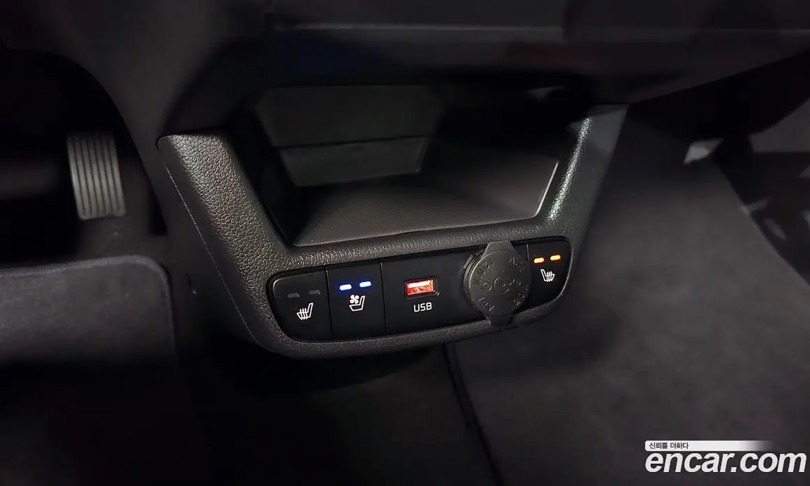 Kia Ray 2023 1.0 автомат (гидро), фото 26
