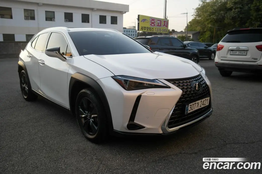 Lexus UX 2024 2.0 автомат (гидро), фото 1 Lexus UX 2024 2.0 автомат (гидро), фото 1