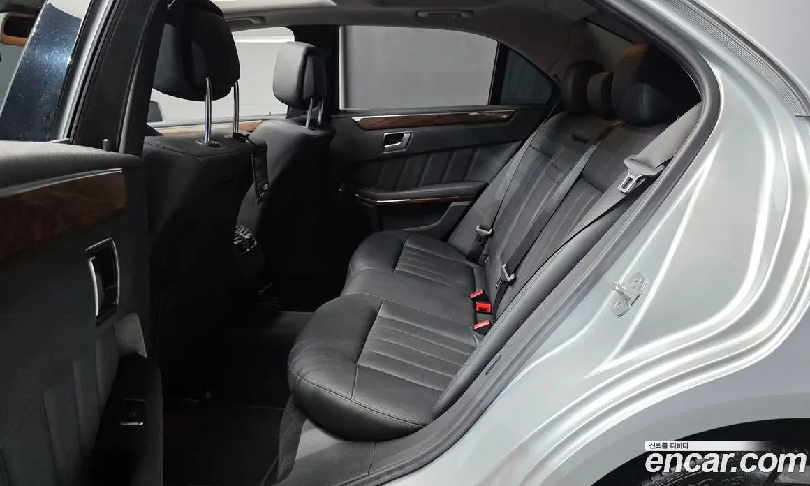 Mercedes-Benz E-Class 2012 3.5 автомат (гидро), фото 12 Mercedes-Benz E-Class 2012 3.5 автомат (гидро), фото 12