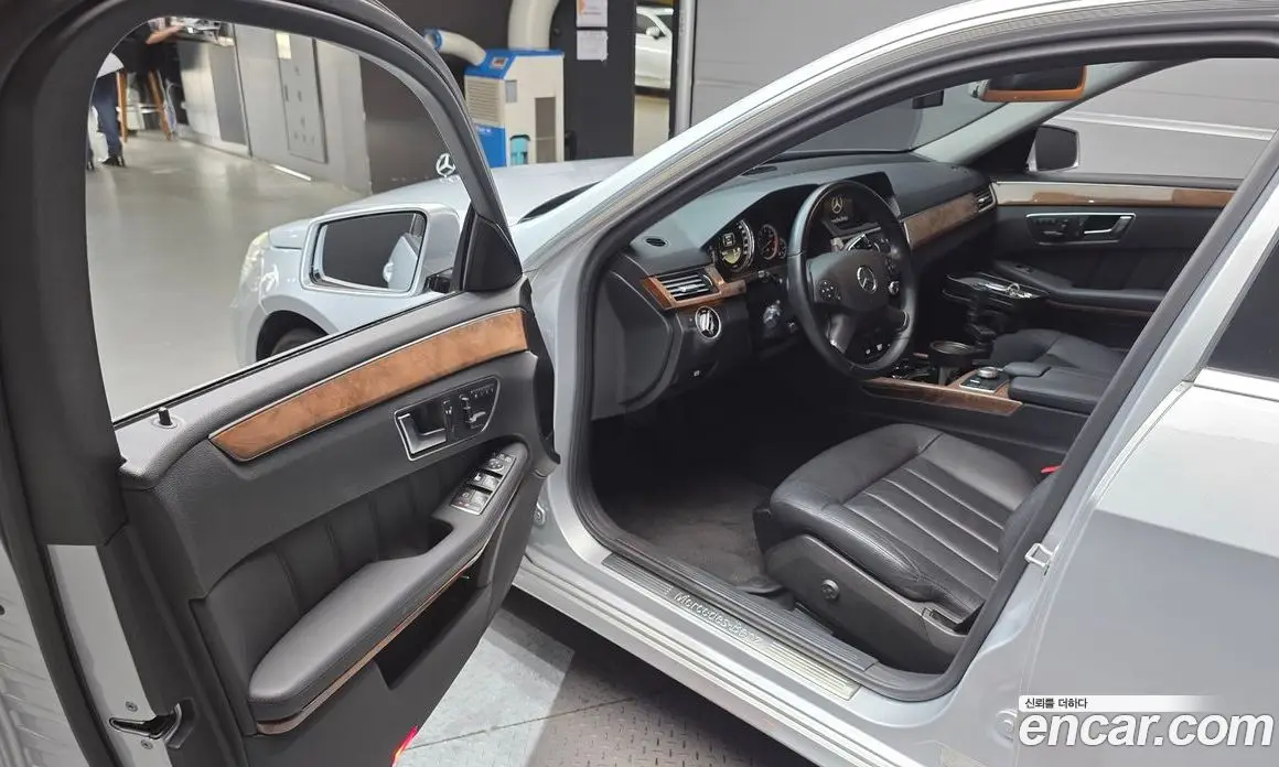 Mercedes-Benz E-Class 2012 3.5 автомат (гидро), фото 10 Mercedes-Benz E-Class 2012 3.5 автомат (гидро), фото 10