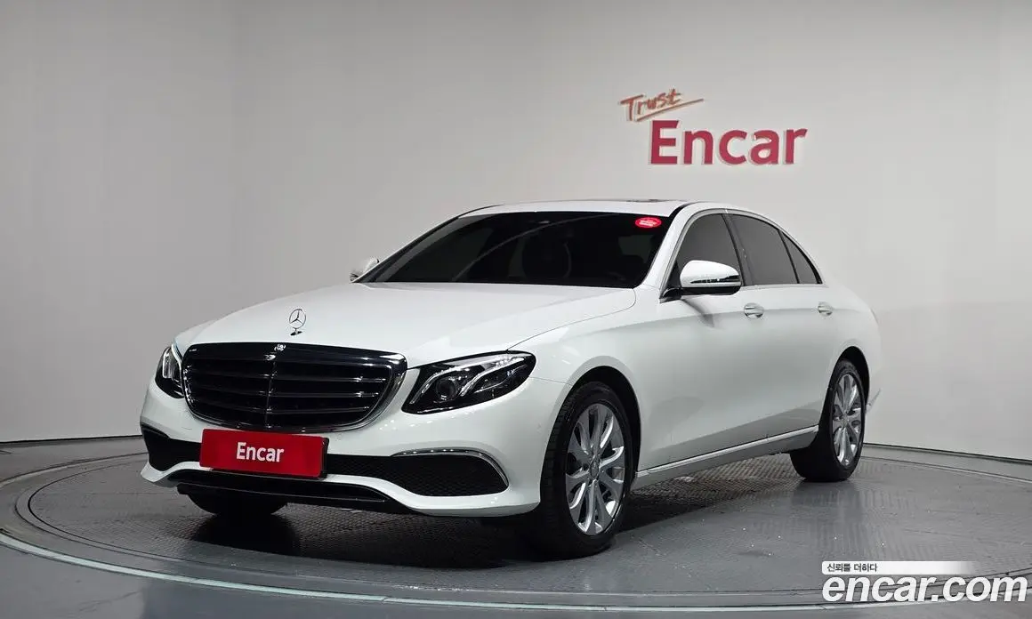 Mercedes-Benz E-Class 2016 1.9 автомат (гидро), фото 1 Mercedes-Benz E-Class 2016 1.9 автомат (гидро), фото 1